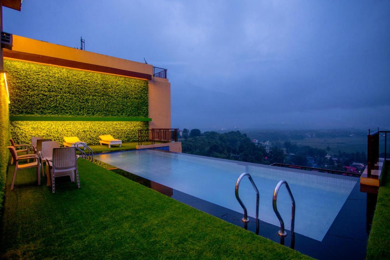 Encore Suites Goa Panaji Exterior photo